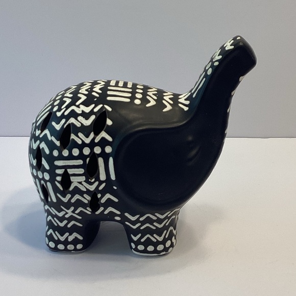 Aztec Porcelain Elephant Figurine from White & Black 6" - Picture 3 of 5